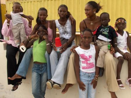 ma famille au magic land aline mbaye nder en concert